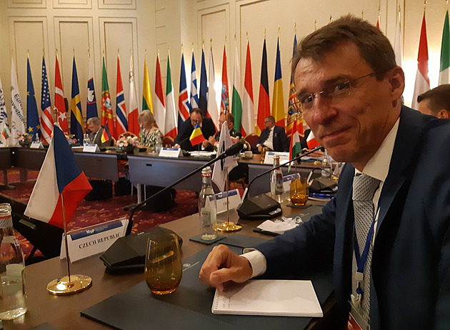 Velvyslancem v Paříži má být Kurfürst. „Slušný člověk, vyznavač pravdy a lásky,“ zní z diplomatických kruhů