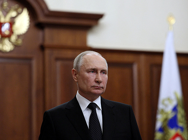 Putinova cesta. Ruský prezident posílí svůj režim čistkami