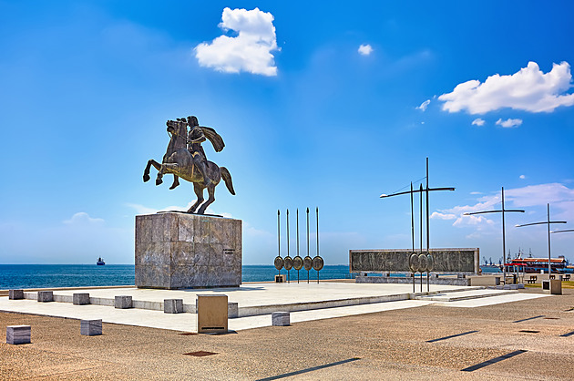 Za koupáním do kolébky civilizace: pevninské Řecko nabízí turistům čisté moře, túry i „střet“ s antikou