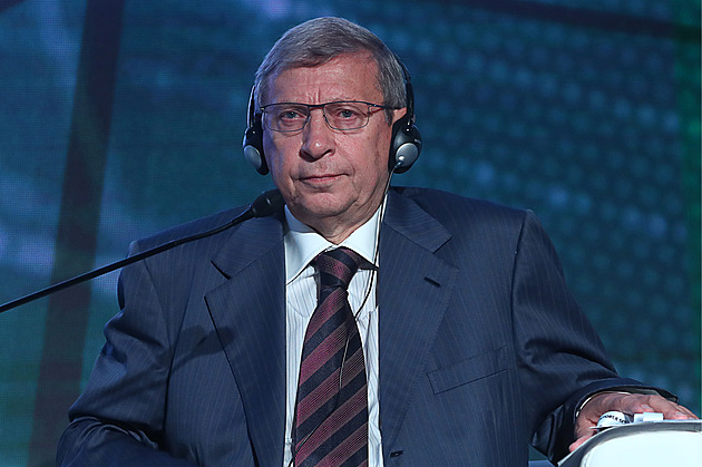 Nejen Kirill. Český sankční list se rozrůstá, ministerstvo na něj přidalo dva ruské miliardáře: otce a syna
