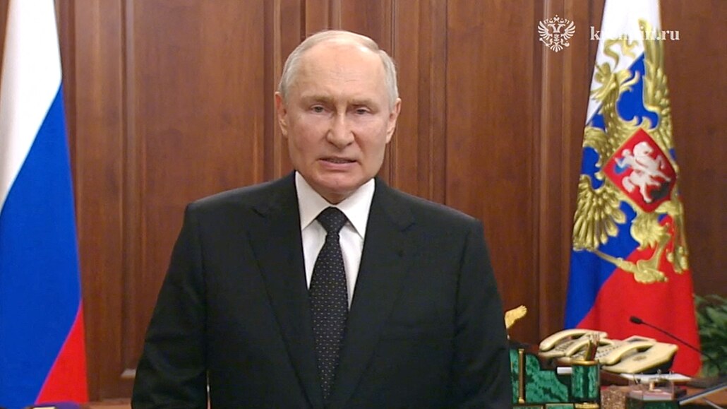 Putin o víkendu „ztratil tvář“ a ukázal vratkost tvrdě budovaného ...