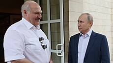 Osobní setkání Vladimira Putina a Alexandra Luka�enka (vlevo) na za�átku �ervna.