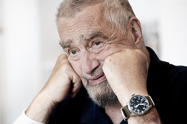 Chvála bobrů, chvála lítosti nad bombardováním Drážďan. Politický podzim nadešel