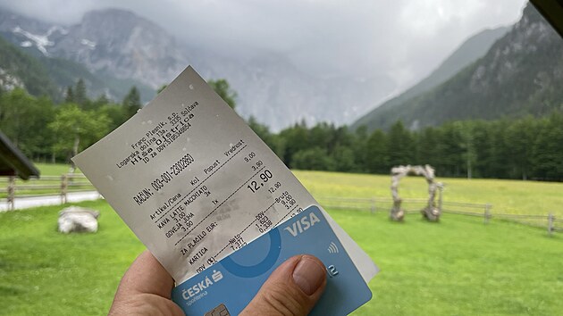 Ve Slovinsku je tm vude mon platit kartou a to vetn horskch dol, kde kon silnice