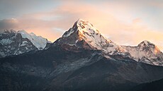 Horský masiv Annapurna zahrnuje devatenáct vrcholů. Nejvyšší hora Annapurna I....