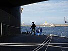 Posádka hlídkuje na palub USS Kentucky, americké jaderné ponorky kotvící na...