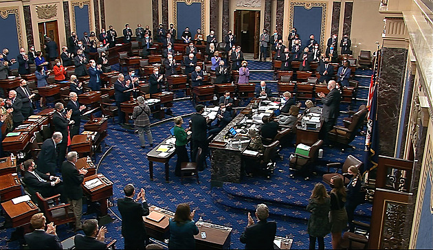 Ferrari pana soudce. Američtí demokraté se rozhodli šikanovat muže v talárech