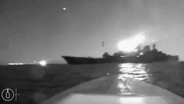 Ukrajinský dron zasáhl ruský tanker. V Džiddě začnou mírová jednání
