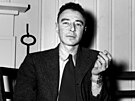 Robert Oppenheimer byl geniální dít, ve kole se nudil a fyzika pro nj byla...