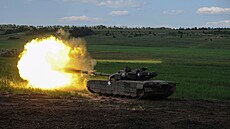 Tank Leopard na bojišti.
