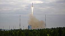 Rusko v noci na pátek vyslalo z kosmodromu Vosto�nyj raketu Sojuz 2.1b s...