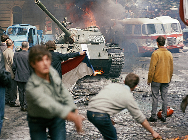 Historik Blažek: Jako první se nám za sovětskou okupaci Československa z roku 1968 omluvili Poláci