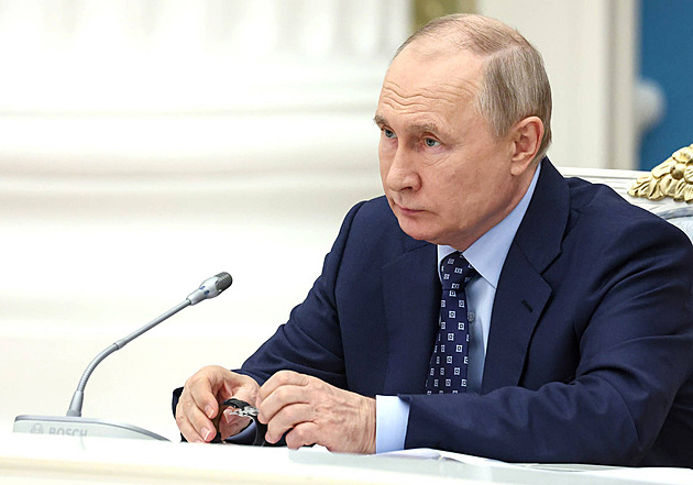Komunikace dovnitř a ven. Svým slovům o invazi Putin nemusí věřit, ale vyplatí se mu