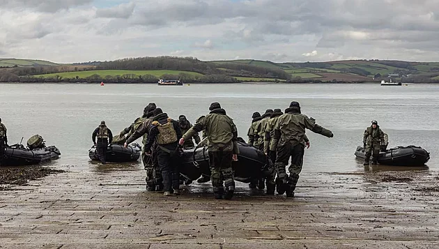 Slavní Commandos cvičí v Anglii tisíce ukrajinských speciálů. Cíl: obojživelný útok na Krym