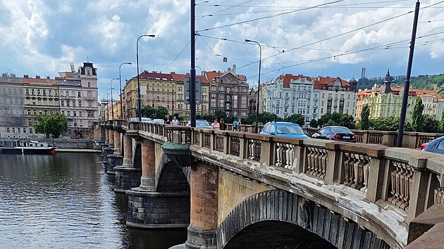 Pohled na most z novomstskho behu
