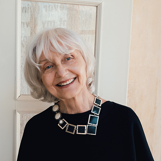 Z píprav na módní pehlídku Sladkých 90