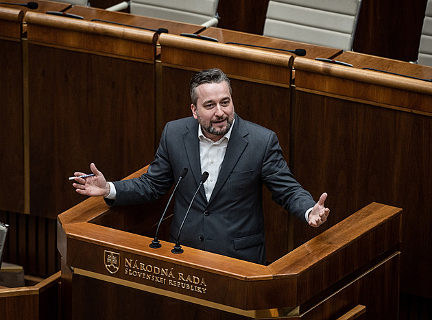 Úspěšný demagog po Ficově boku. Vystudovaný marxista Blaha udělal ze Smeru radikálního politického lídra