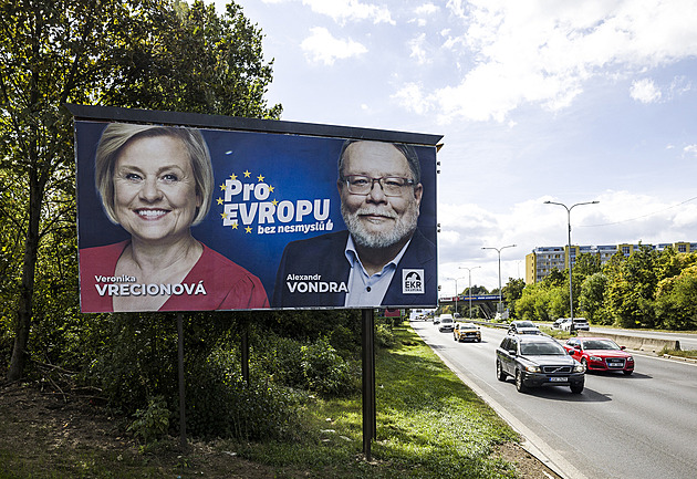 Do eurovoleb půjdou zřejmě „Sami“ než Spolu. Strany se štěpí, v TOP 09 to vře