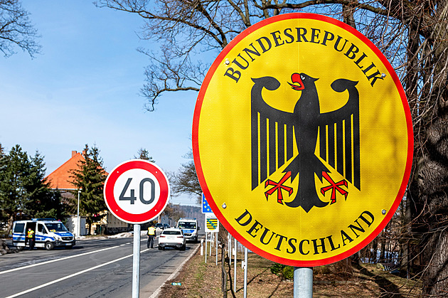 Policie: Hlídat hranici s Německem není na pořadu dne. Kontrolujeme D7 a D8