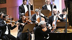 Festivalový koncert eské filharmonie s klavírním virtuosem Andrásem Schiffem