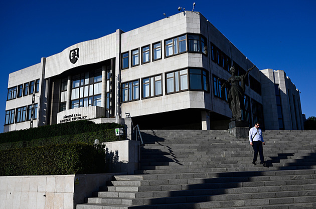 Slovenské volby přehledně. Na co strany lákají voliče a kolik se jich dostane do parlamentu