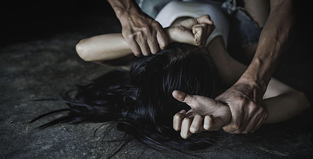 Pře o paragraf. Je zamrznutí oběti sexuální útoku poruchou? Redefinice znásilnění hledá vhodné slovo