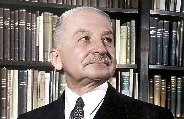 Velkolepý návrat zapomenutého ekonoma. Kdo je muž, jehož citují prezidenti či zápasníci MMA?