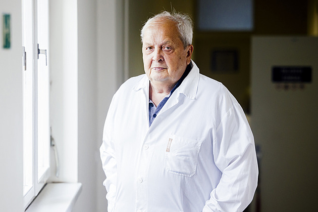 Přední onkolog Petruželka: Přetíženost lékařů tady je. Byla tu vždy, my braly přesčasy jako službu pacientům