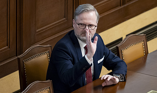 60 opatření, které zatíží peněženky všech. Velký přehled nových daní a škrtů