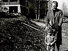 Milo Havel se synovci Václavem a Ivanem ped svou vilou