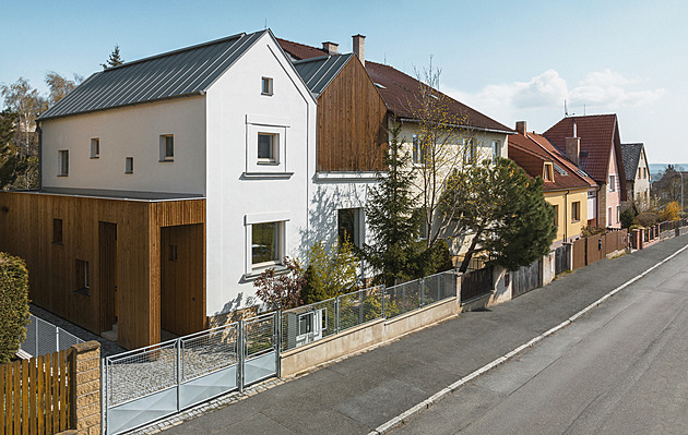 Kouzla se střechou a dvěma štíty. Architekti řešili rekonstrukci prostor originálně