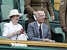 Bobby Charlton s manelkou Normou v roce 2018 na Wimbledonu.