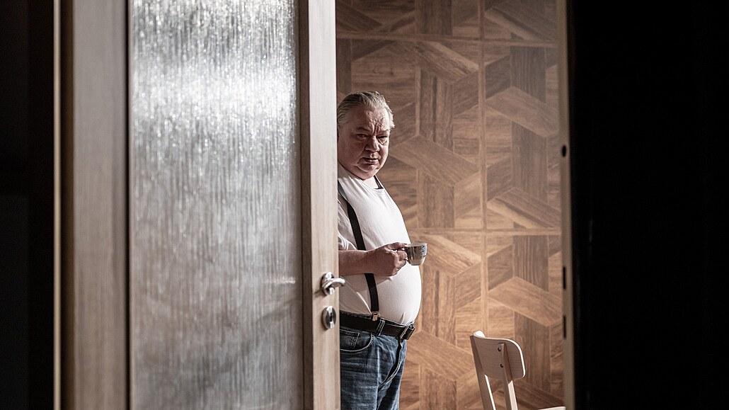 Otec. Norbert Lichý v titulní roli ostravské inscenace.