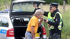 Policie obmn vtinu alkohol tester. Zaplat za n pes sto milion korun