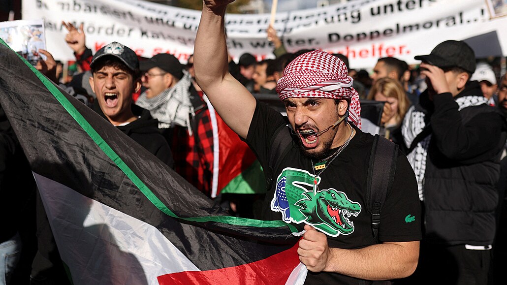 Velké propalestinské a protiizraelské demonstrace zaívalo Nmecko u dlouho...