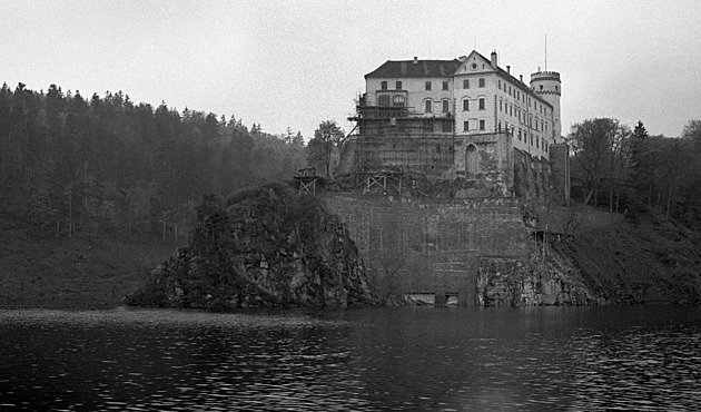 Příběh Orlíku a milovaného knížete Schwarzenberga, kterého ale Češi s láskou okradli