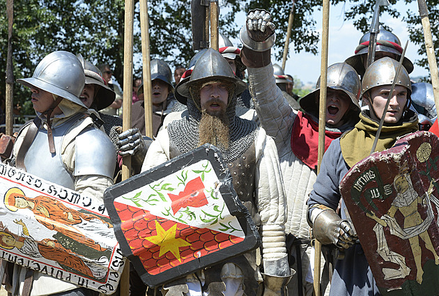 Jdu si koupit palcát do Tuzexu. Pro „divná“ slova nemusíme až k husitům, proč některé výrazy z jazyka mizejí?