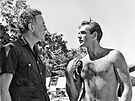 Ian Fleming a Sean Connery pi natáení bondovky Dr. No v roce 1962