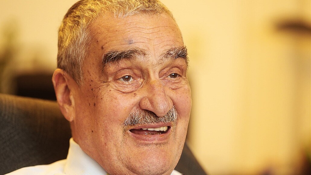 Karel Schwarzenberg pi rozhovoru k 80. narozeninám.