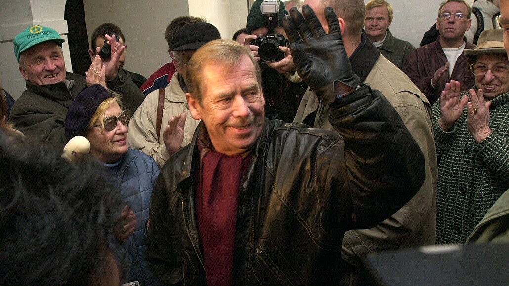 erstv bývalý prezident Václav Havel na Národní tíd 17. listopadu 2003