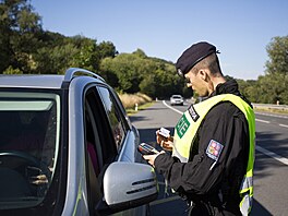 Policejní kontrola doklad�.