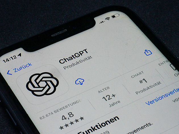 Nahradí ChatGPT člověka? Ohroženy jsou profese i důvěra ve sdělení