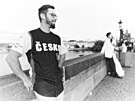 �Máma nám �asto vypráv�la historky, jak m�li doma ku�ata a králíky. A také �e...