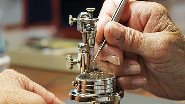 Historick� manufaktura Minerva ve Villeretu se stala sou��st� zna�ky Montblanc v roce 2006. Manufaktura Minerva je jedn�m z m�la �v�carsk�ch podnik�, kde dok�ou vyrobit vlastn� vl�sek.