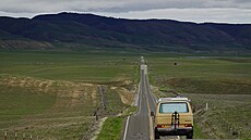 Tohle údolí je sou�ástí slavného geologického zlomu San Andreas. Kv�tu to...