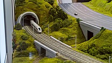 Model vysokorychlostni trati (VRT) v novem informacni centrum k priprave trati...