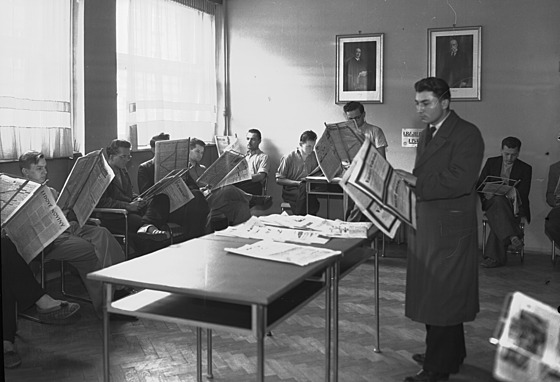 �ítárna studentské kolonie v Praze-Dejvicich, 30. léta minulého století. Lidové...