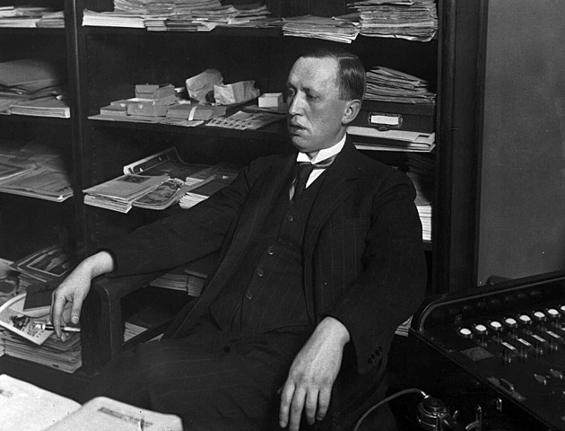 „Zatracená ženská, ještě člověka rozbrečí!“ Dojemný příběh, jejž Karel Čapek odposlechl v poštovní centrále