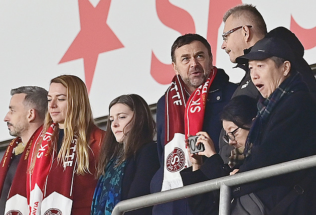 Tykač před branami Slavie. Slavný klub si z majiteli od revoluce užil své, mají se fanoušci bát?