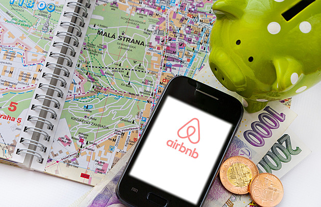 Bič na Airbnb. Krátkodobé pronájmy zatím všem snahám o regulaci odolávaly, co se má nyní změnit?
